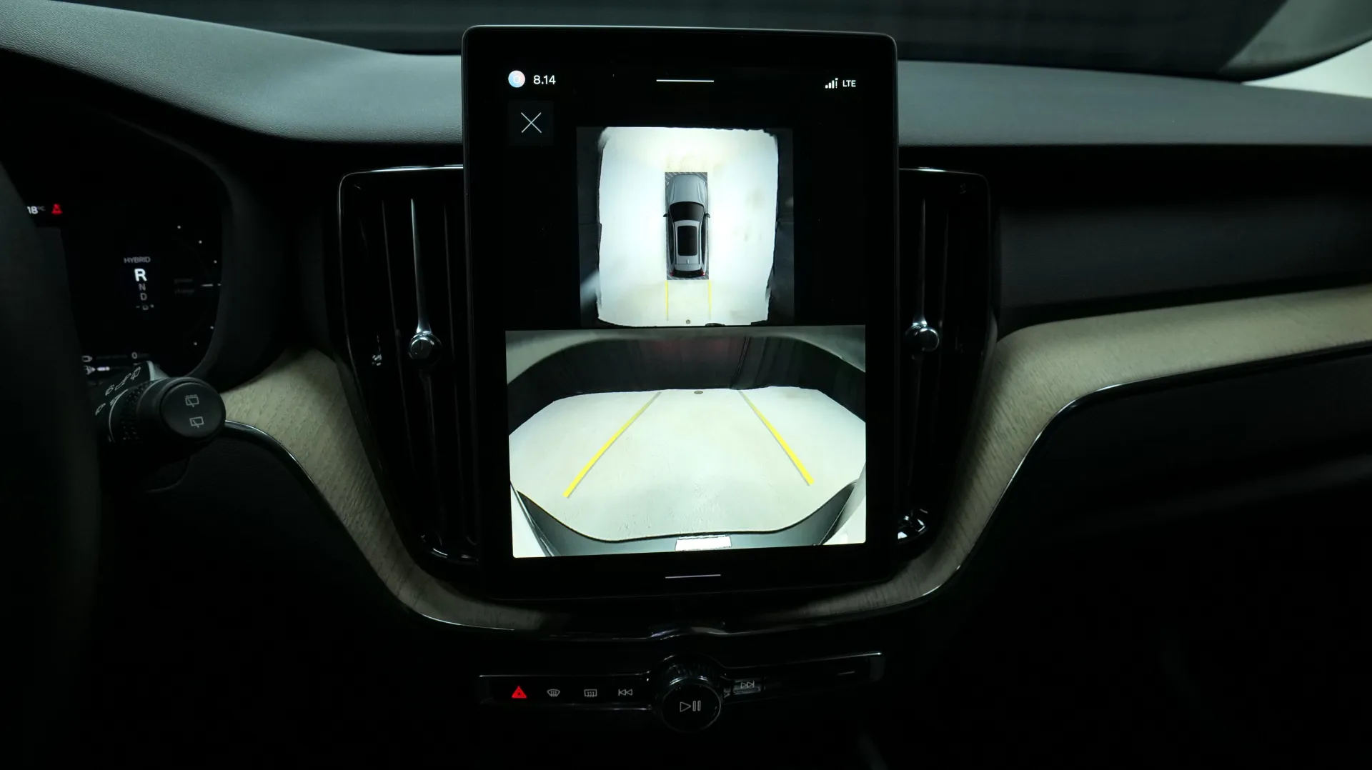 Autokuva 7 - XYR-918