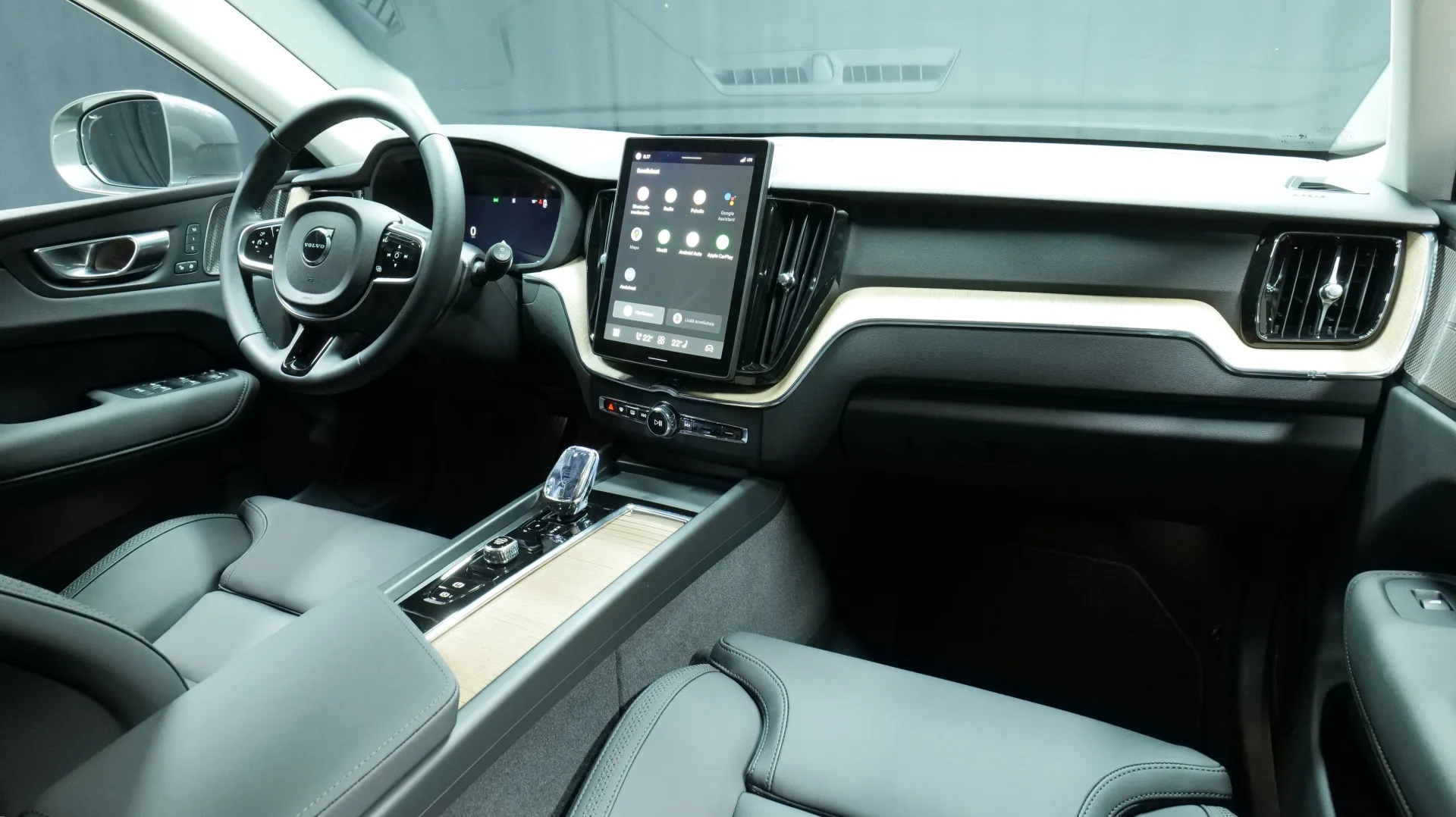 Autokuva 18 - XYR-918