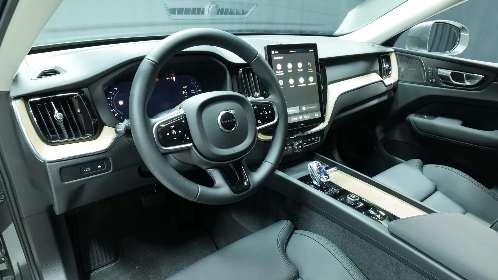 Autokuva 13 - XYR-918