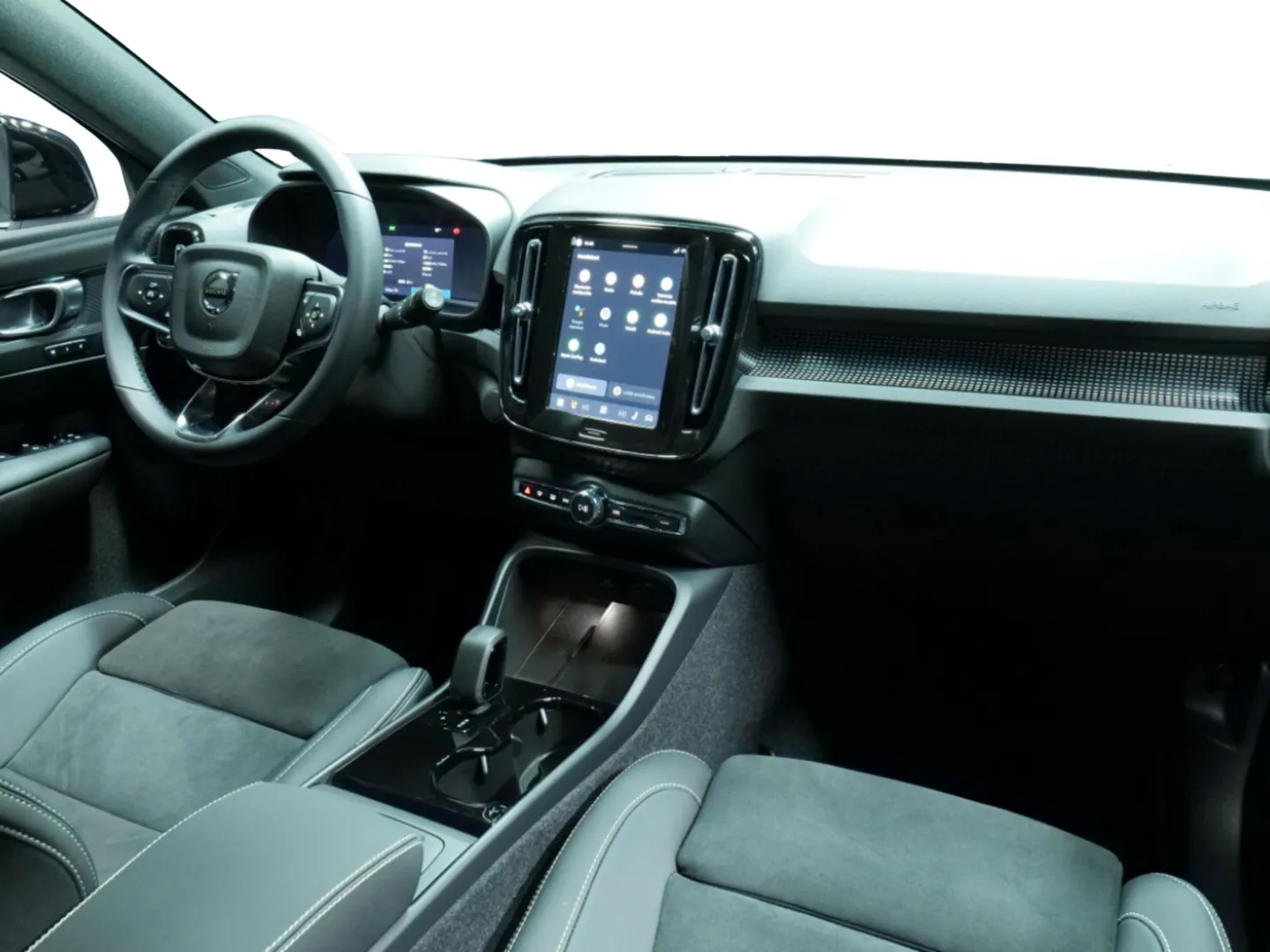 Autokuva 10 - XYR-921