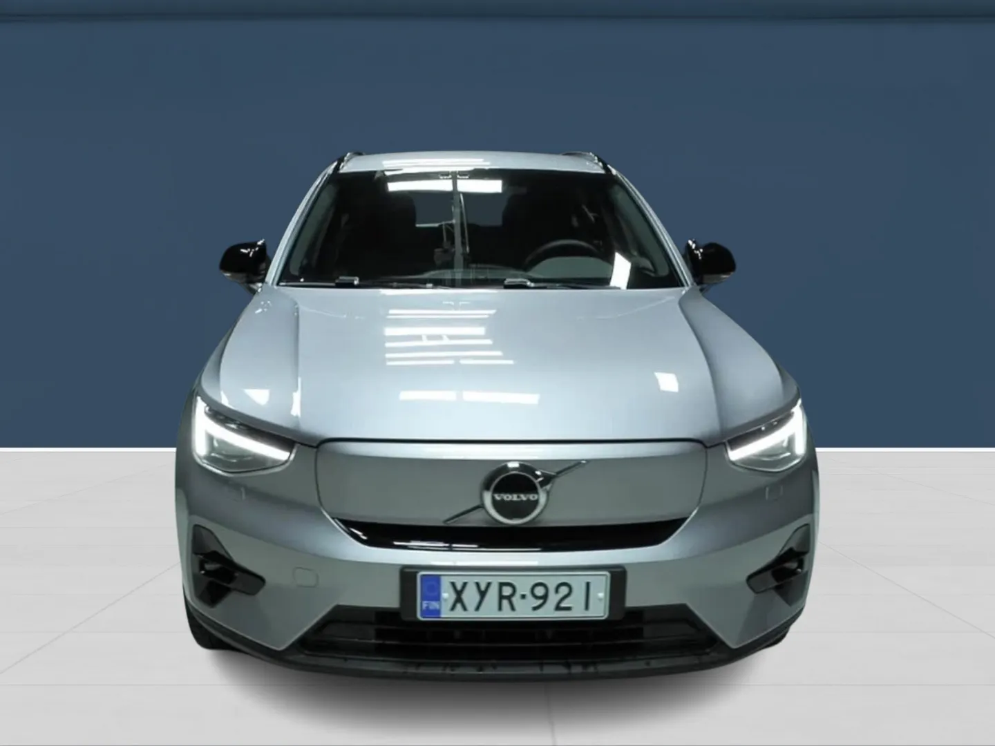 Autokuva 2 - XYR-921