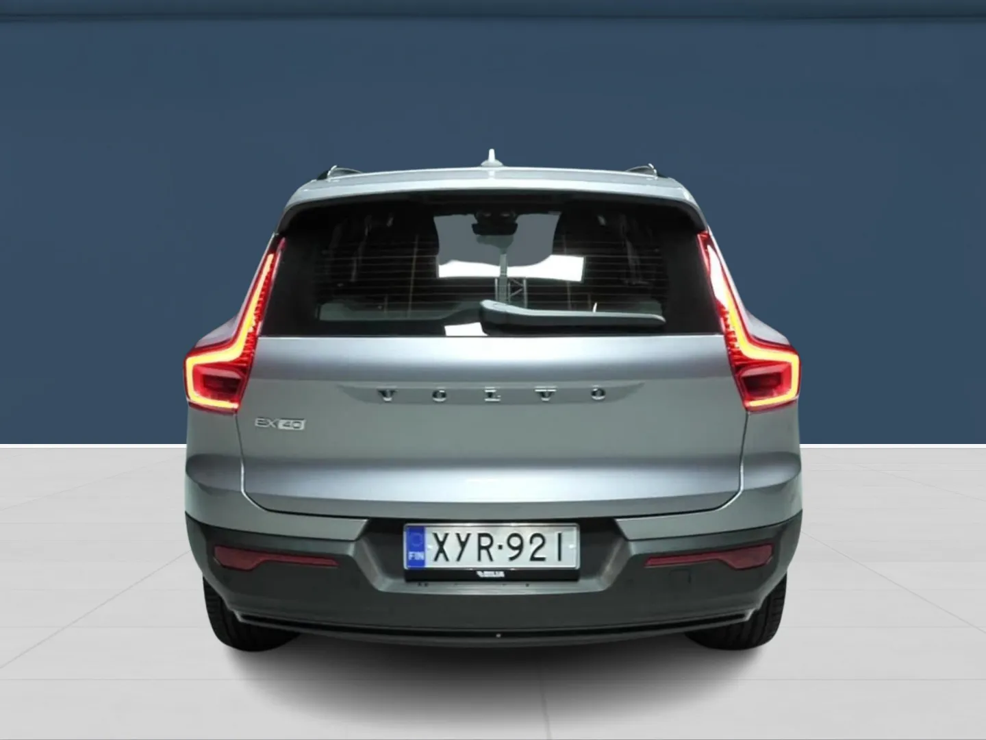 Autokuva 5 - XYR-921