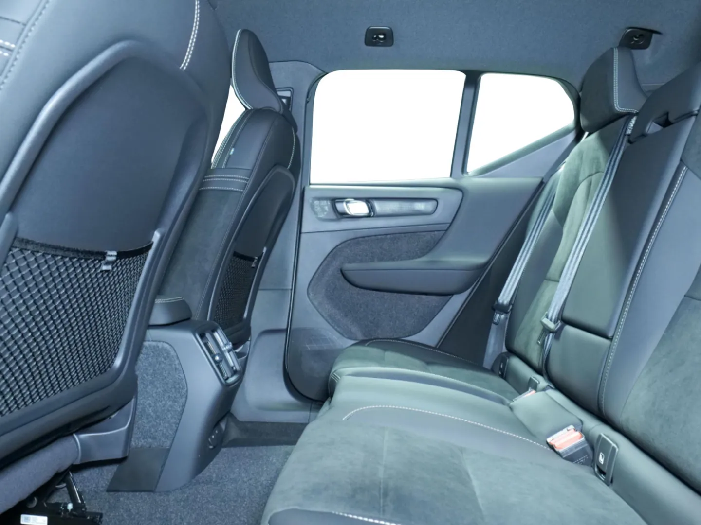 Autokuva 9 - XYR-921