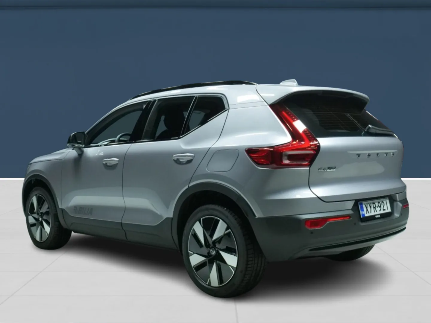 Autokuva 6 - XYR-921