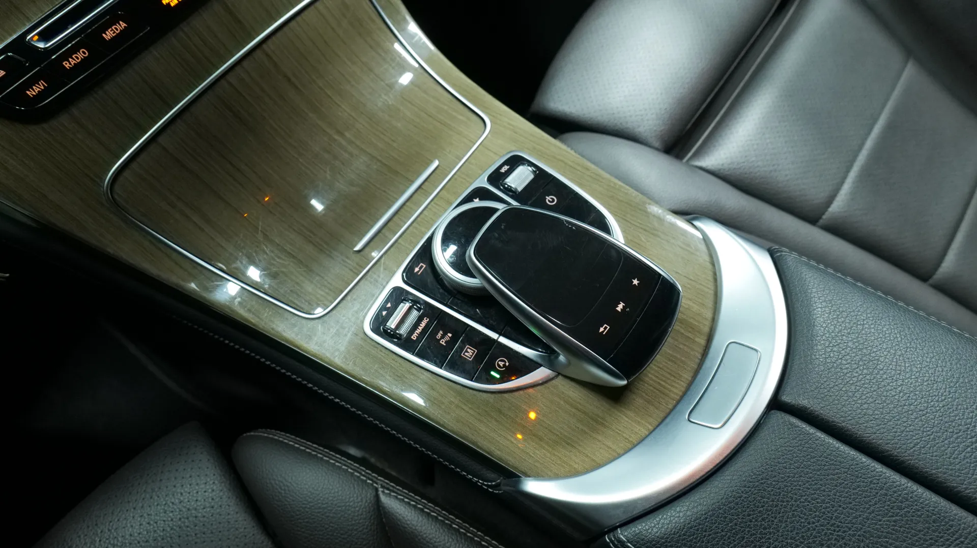 Autokuva 9 - YJE-465