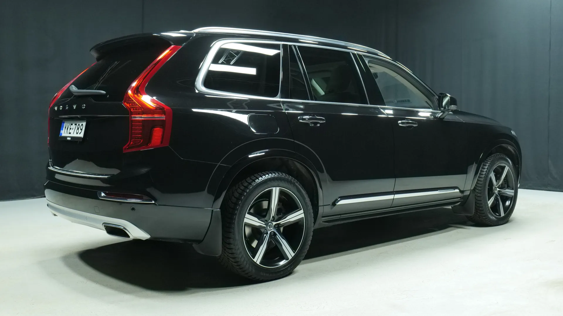 Autokuva 3 - YKE-789