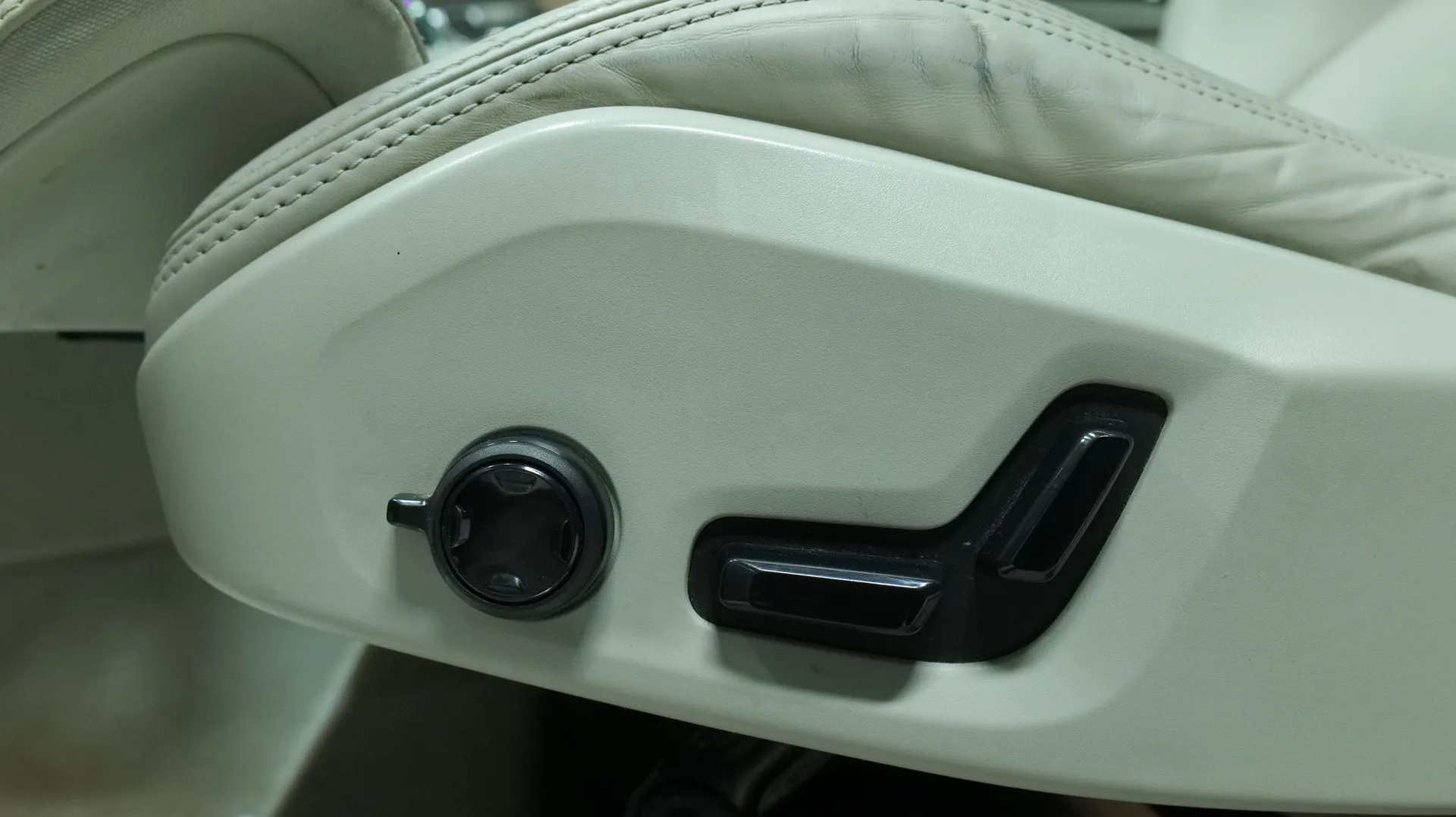 Autokuva 13 - YKE-789