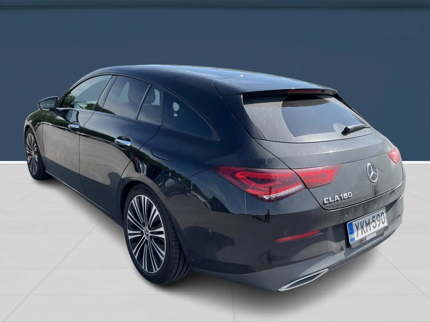 Autokuva 2 - YKM-590