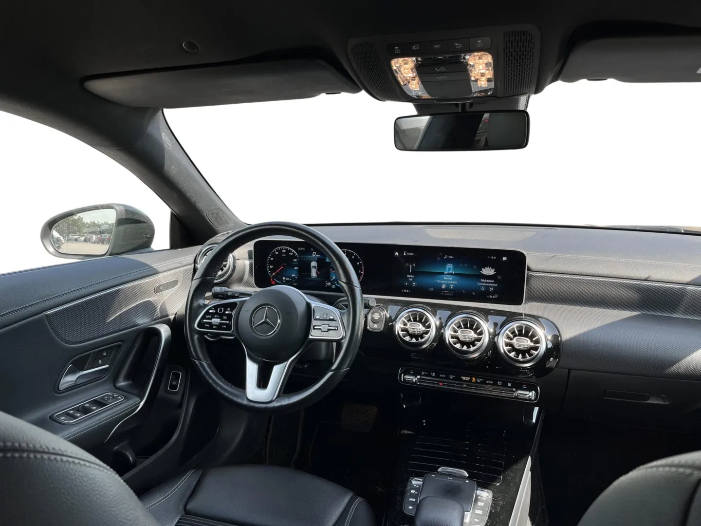 Autokuva 3 - YKM-590