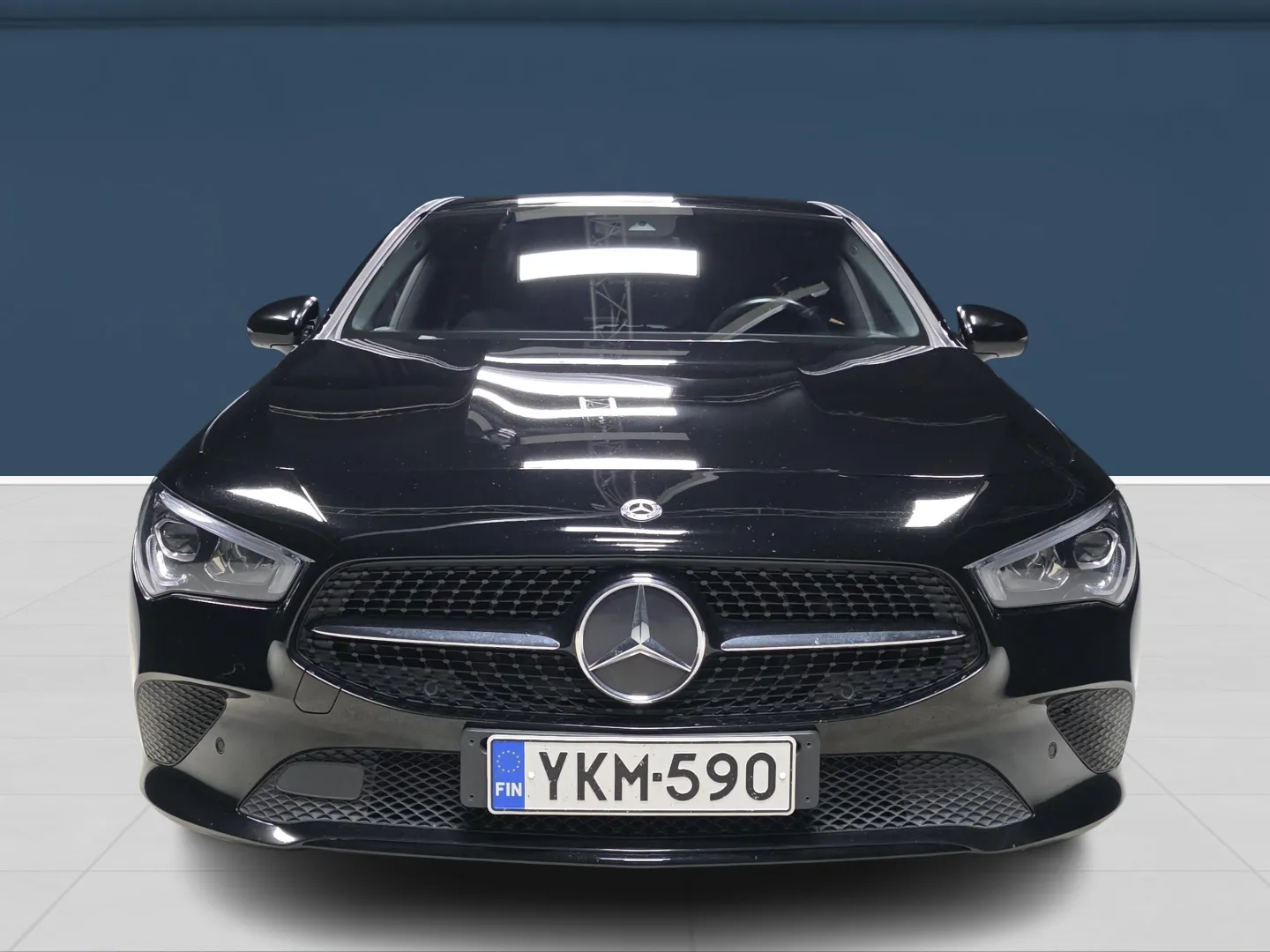 Autokuva 2 - YKM-590