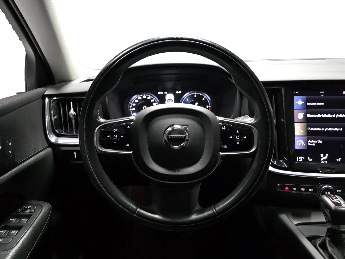 Autokuva 10 - YKO-199