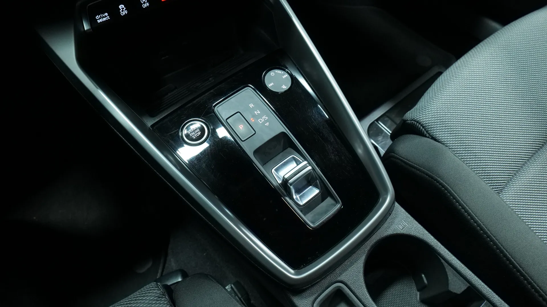 Autokuva 9 - YKR-999