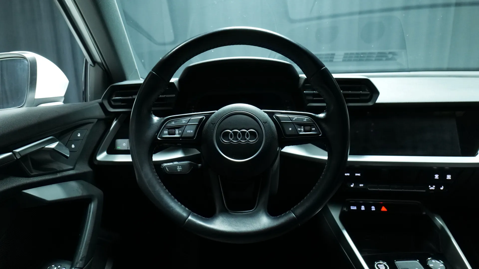 Autokuva 13 - YKR-999