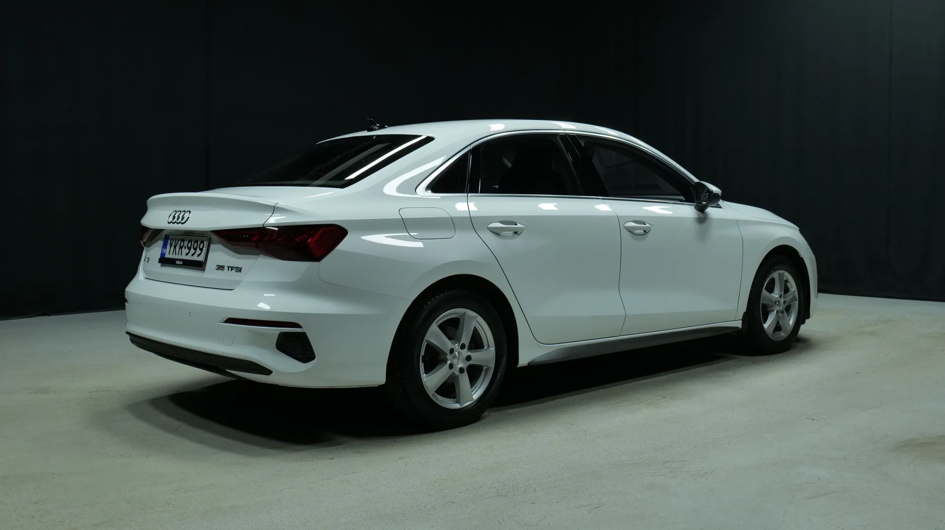 Autokuva 3 - YKR-999