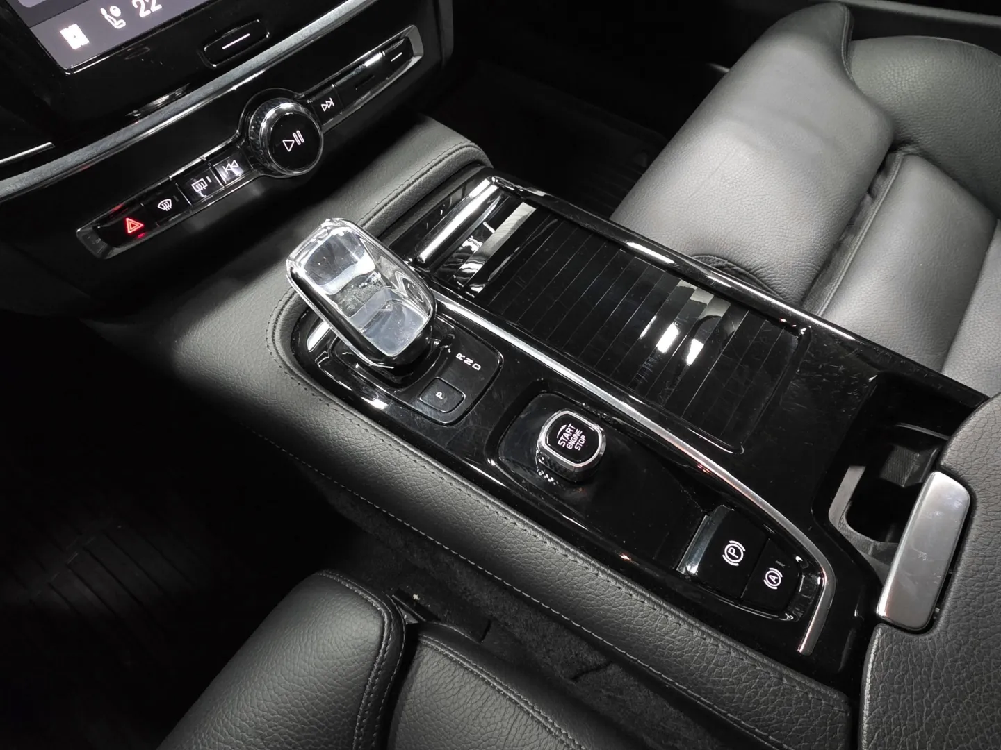 Autokuva 14 - YLJ-262