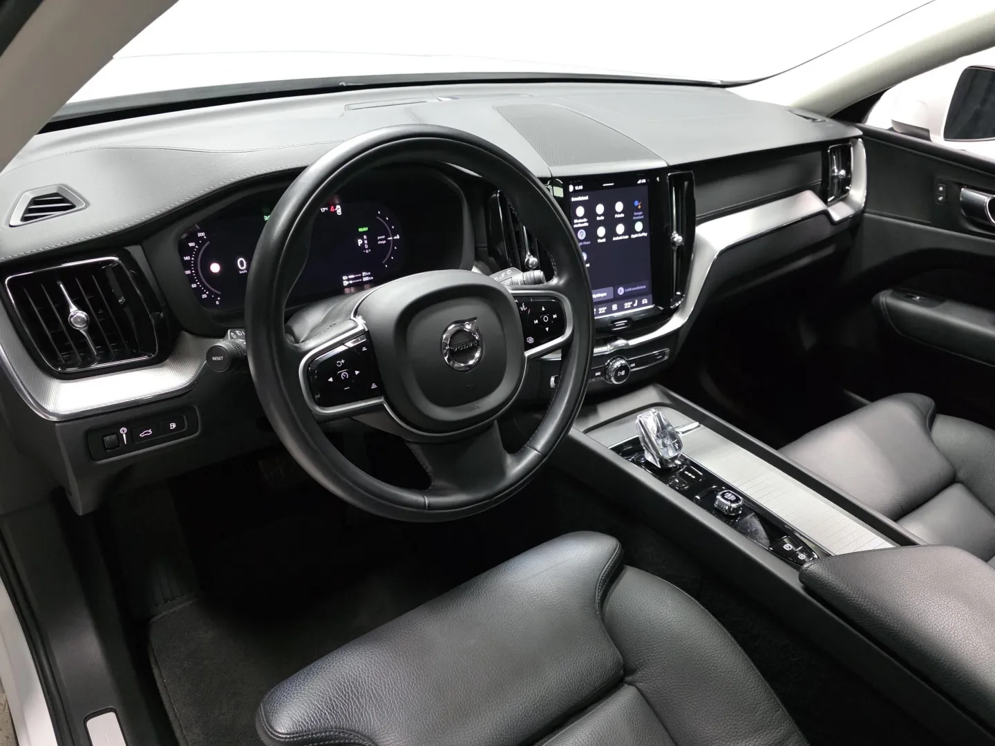 Autokuva 8 - YLJ-309