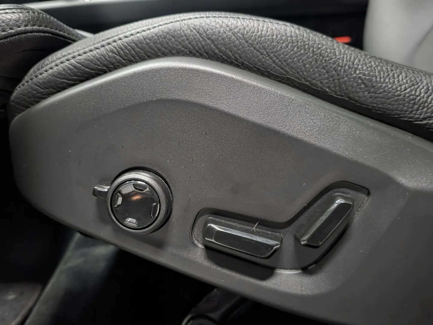 Autokuva 15 - YLJ-309