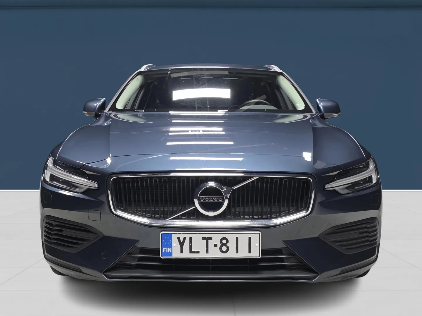 Autokuva 2 - YLT-811