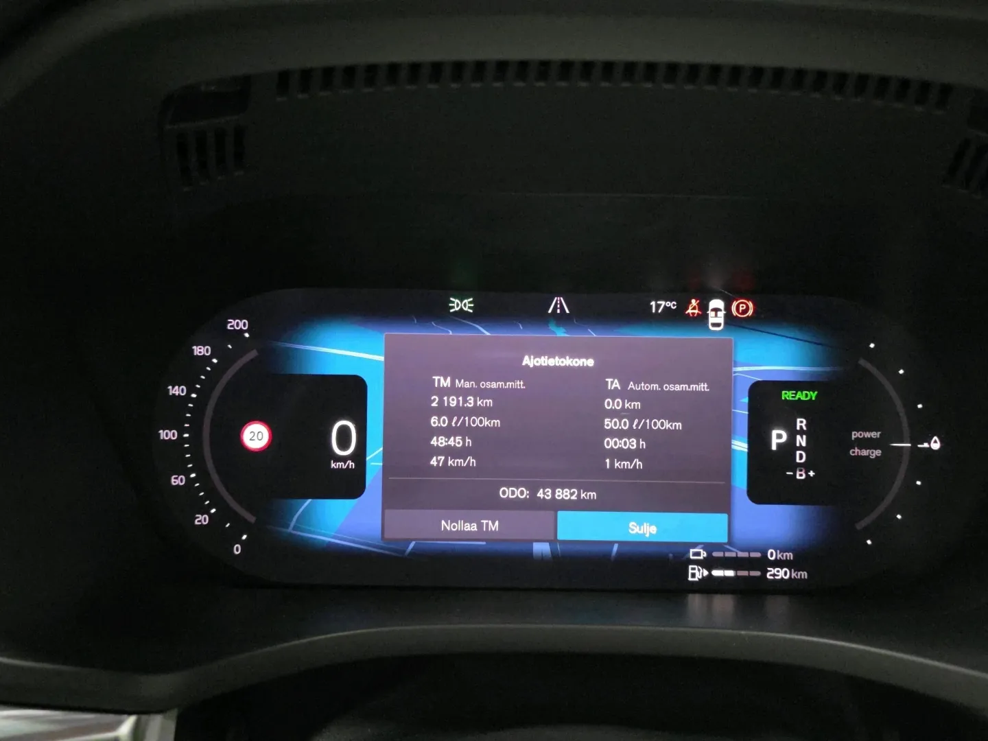 Autokuva 7 - YLX-186