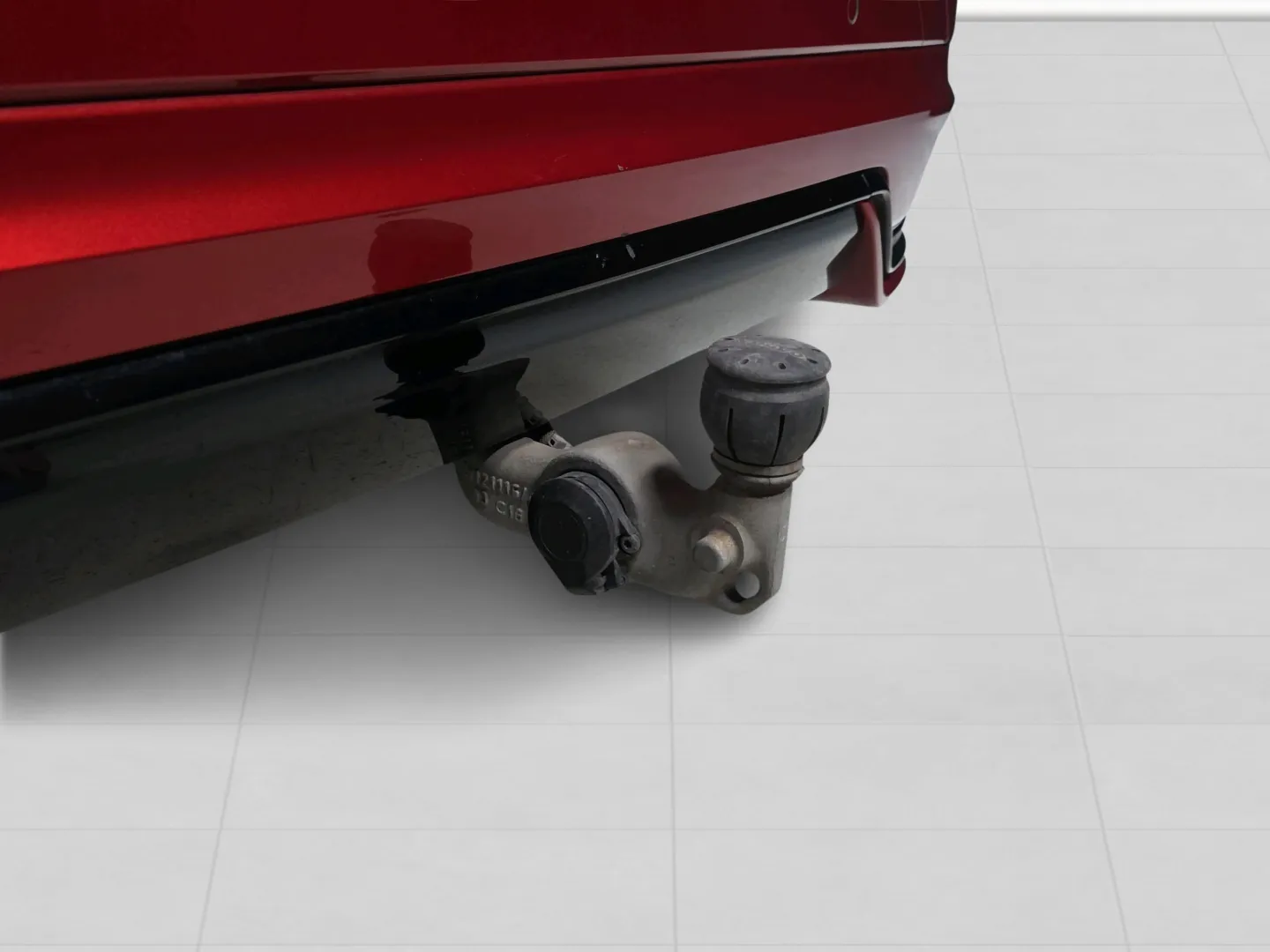 Autokuva 13 - YLX-186