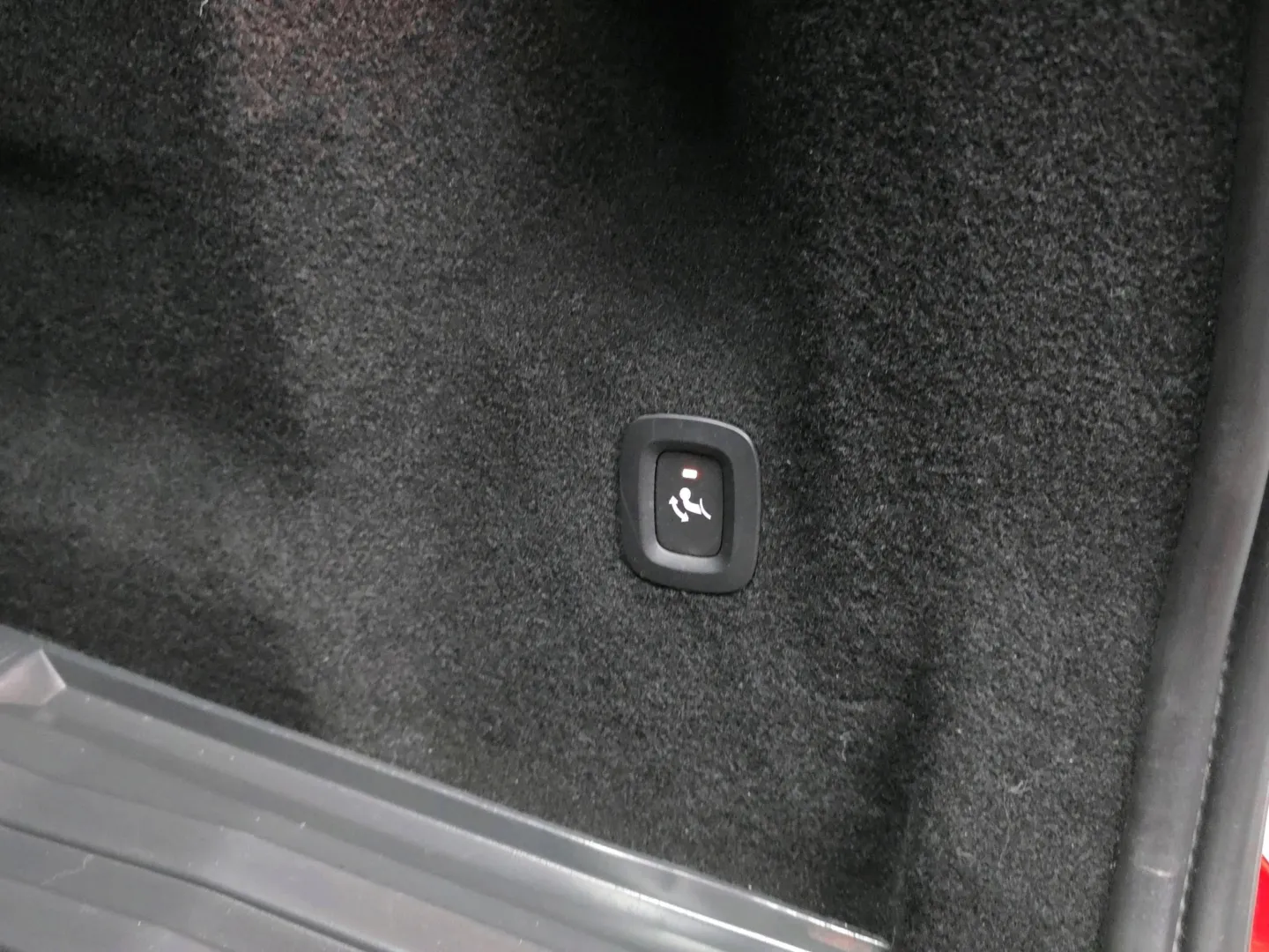 Autokuva 12 - YLX-186