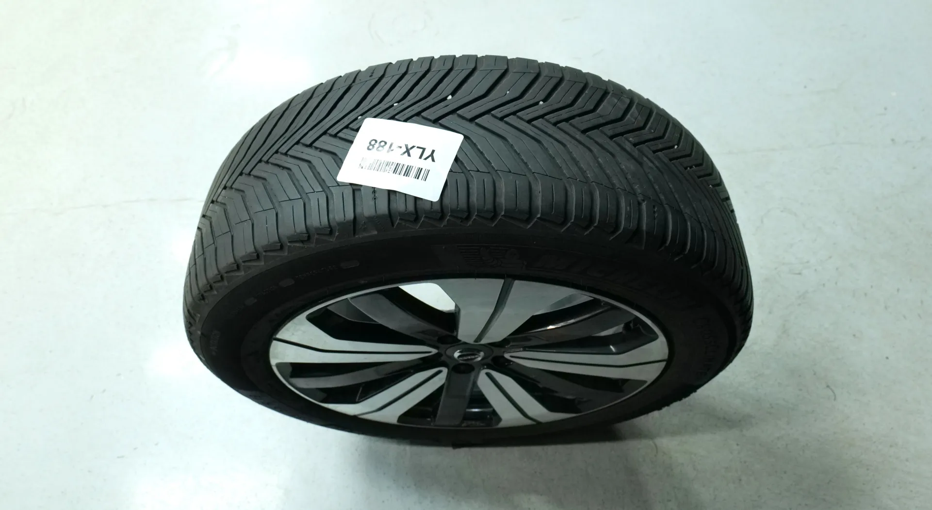 Autokuva 20 - YLX-188