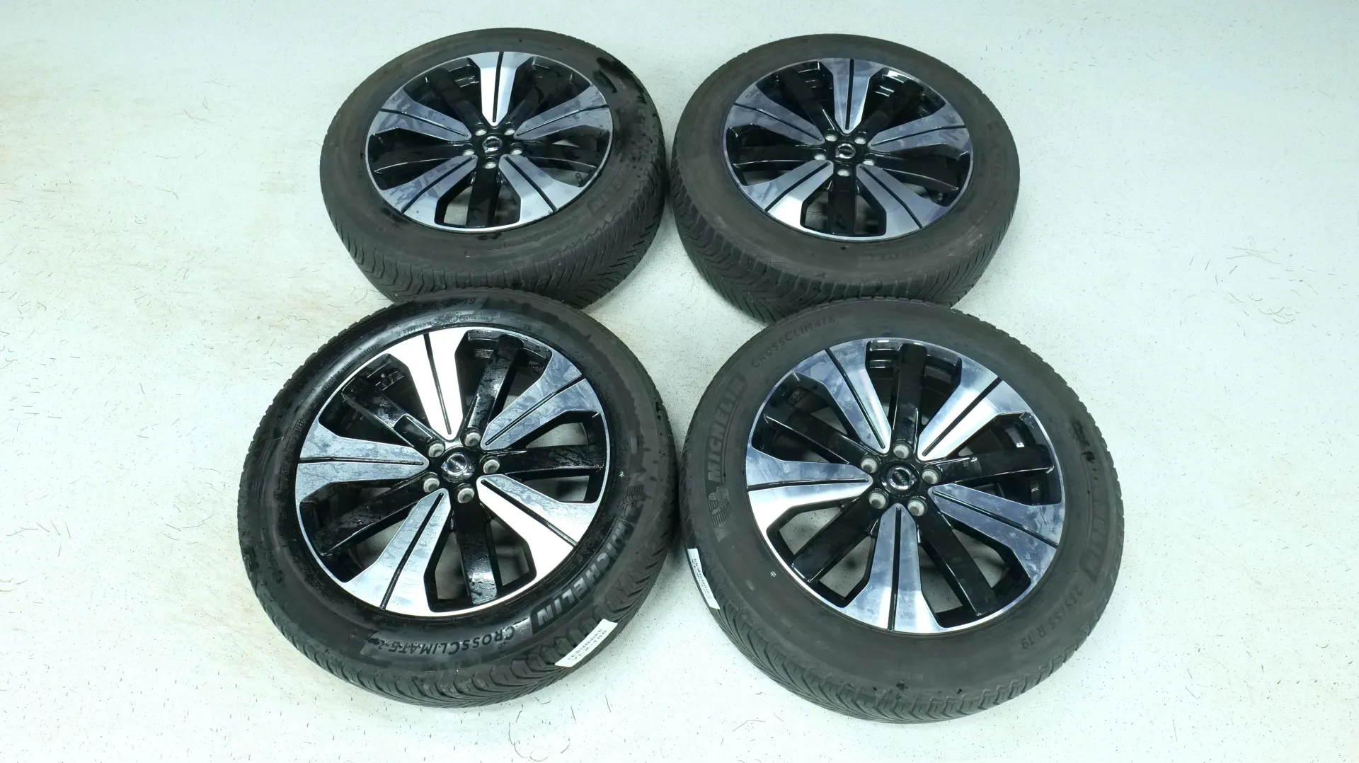 Autokuva 19 - YLX-188