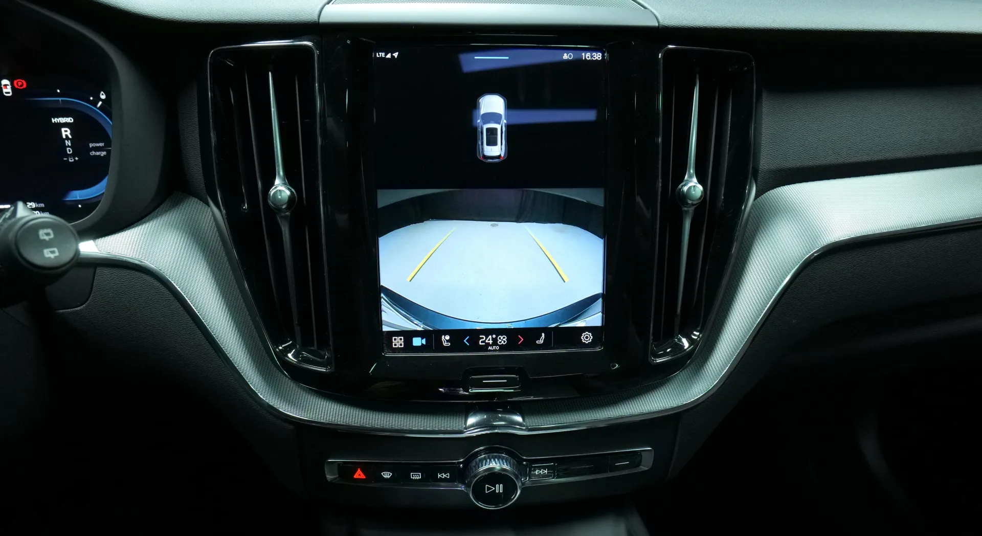 Autokuva 7 - YLX-188