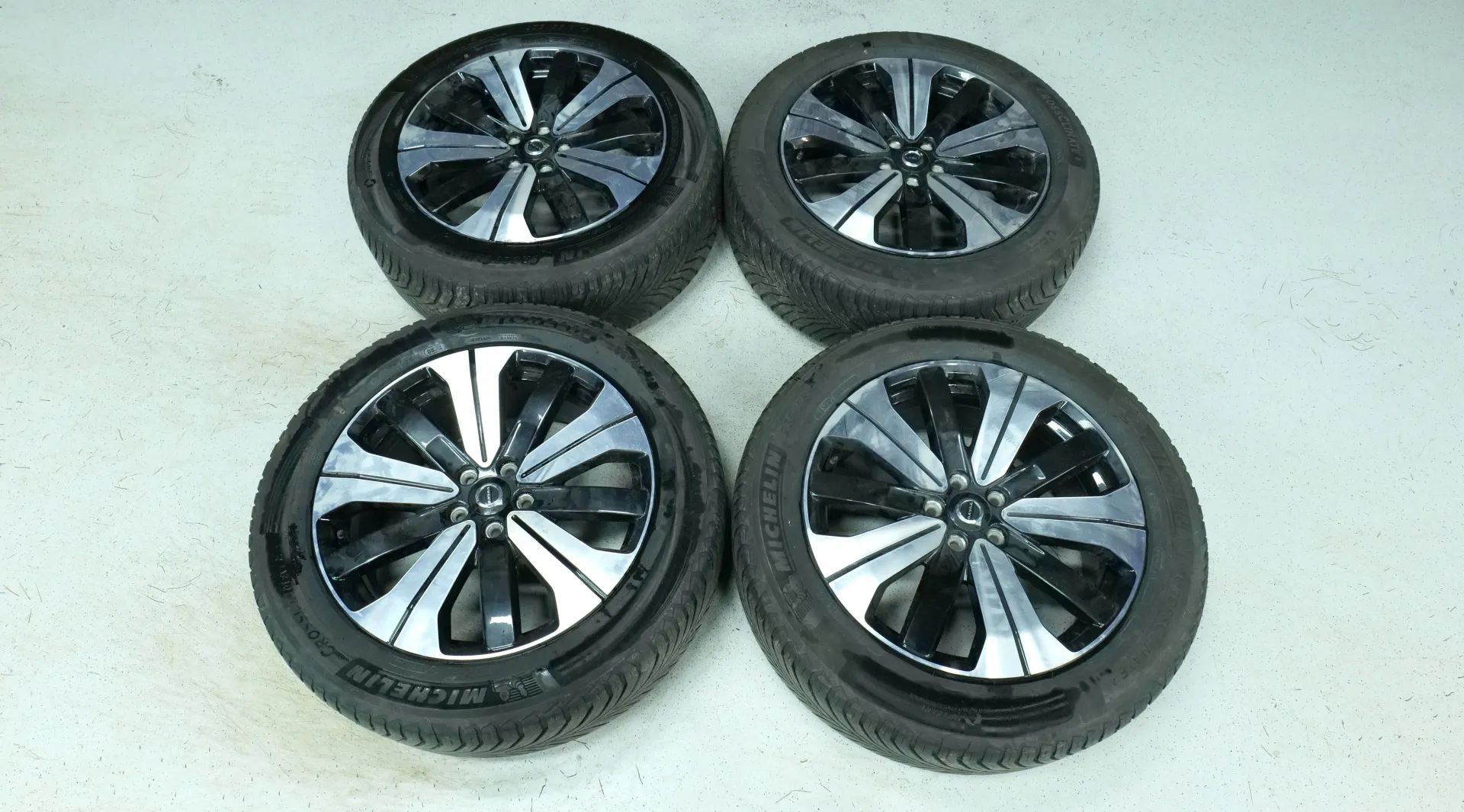 Autokuva 19 - YLX-199