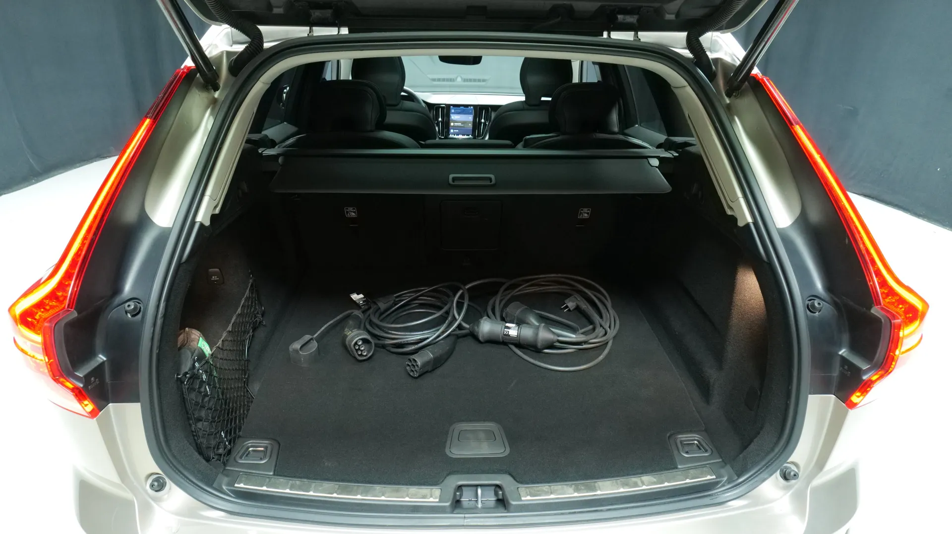 Autokuva 16 - YLX-199