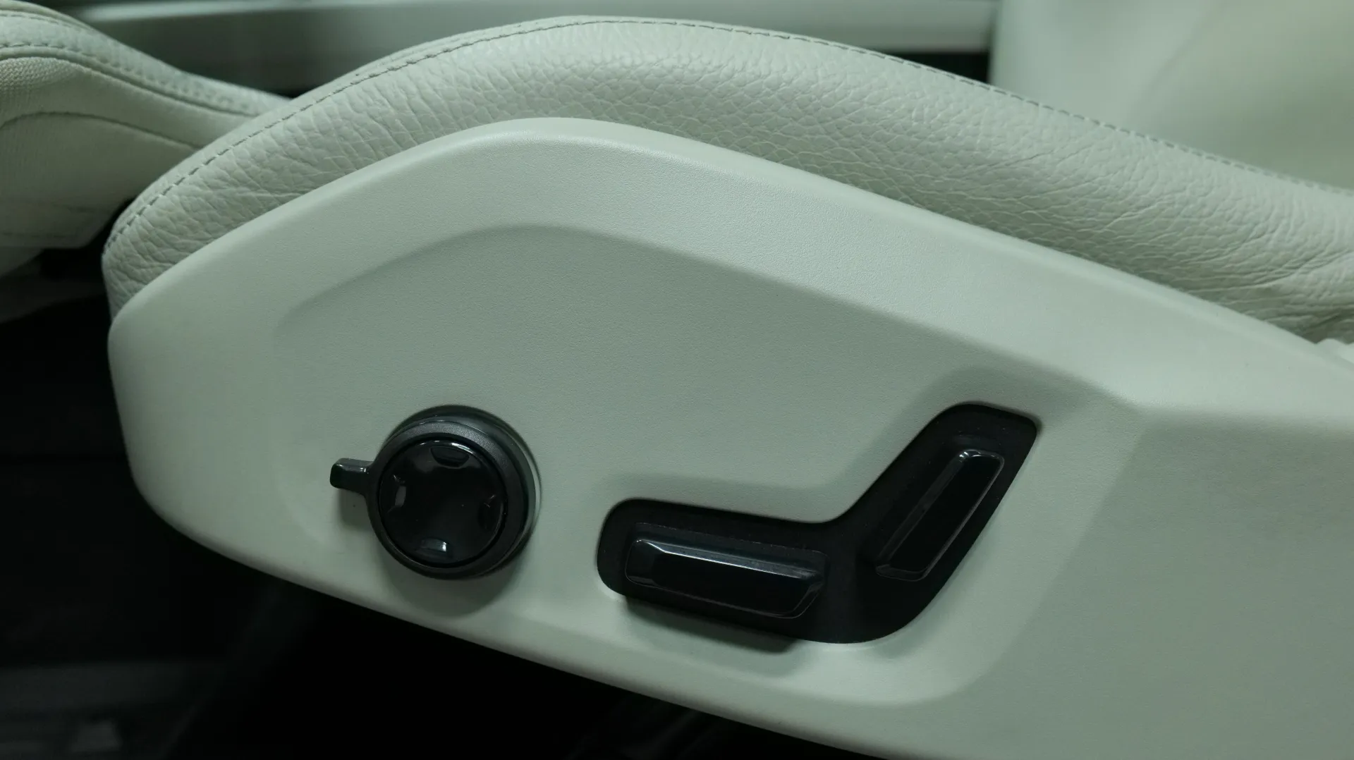 Autokuva 10 - YLX-202