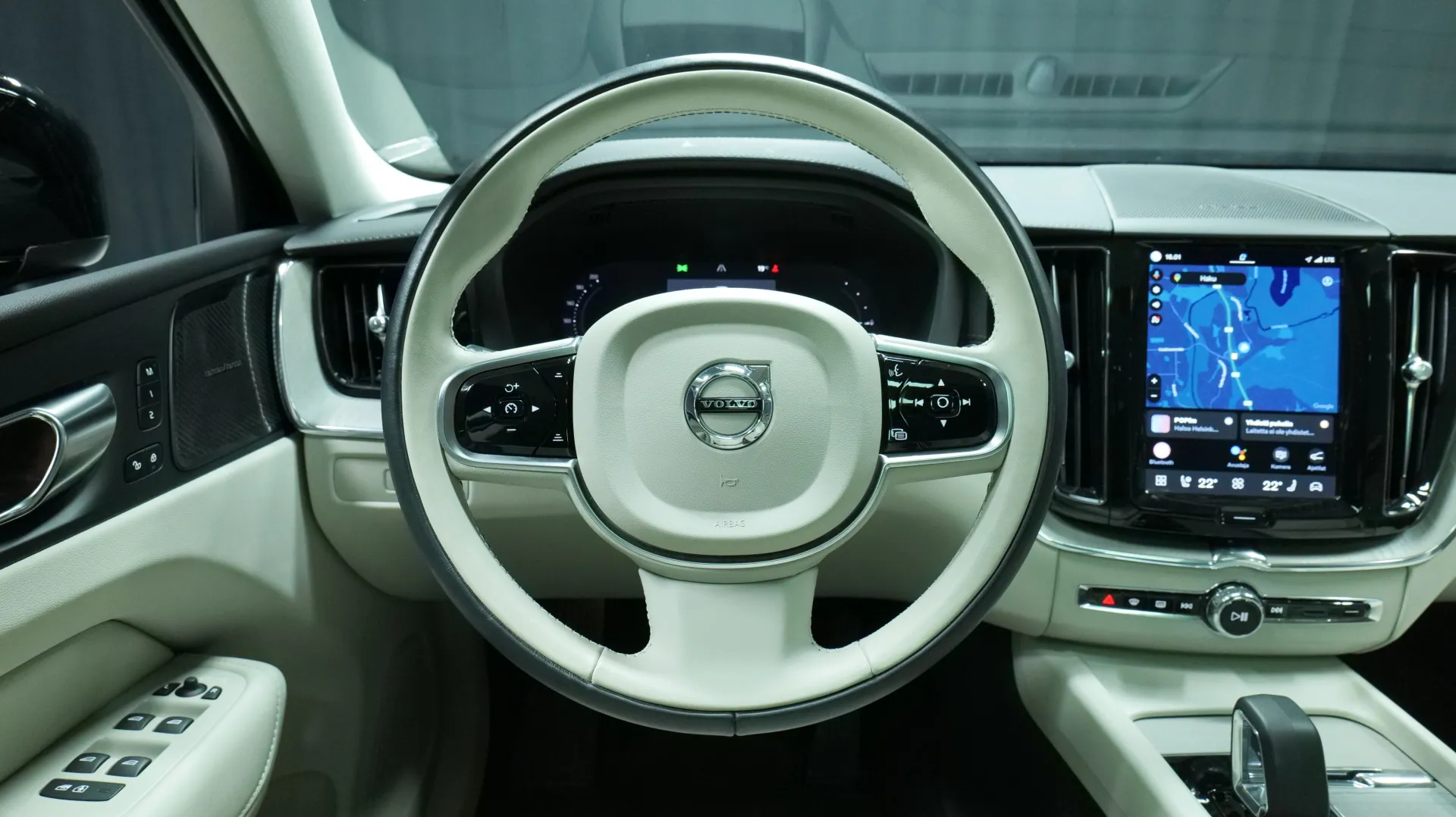 Autokuva 16 - YLY-968