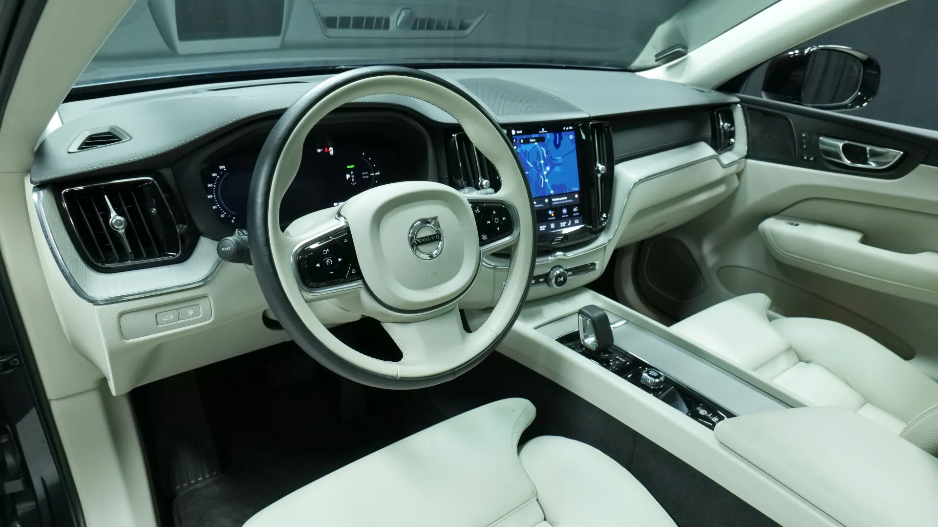 Autokuva 14 - YLY-968