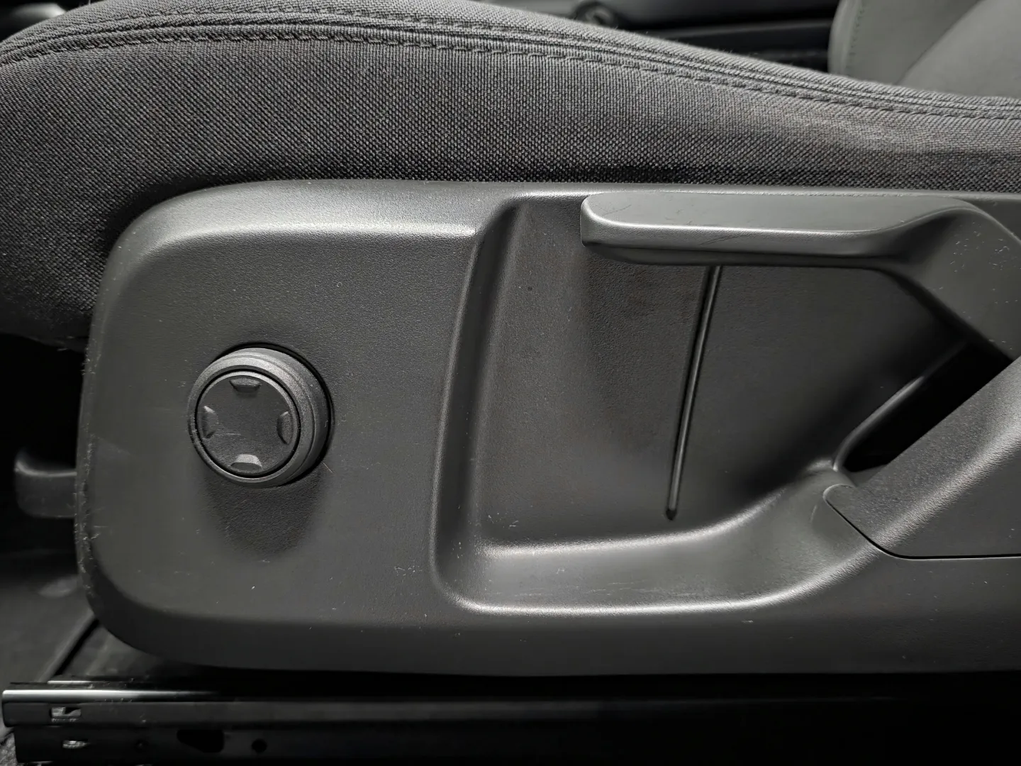 Autokuva 16 - YLZ-822