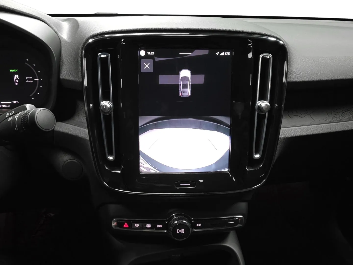 Autokuva 14 - YLZ-822