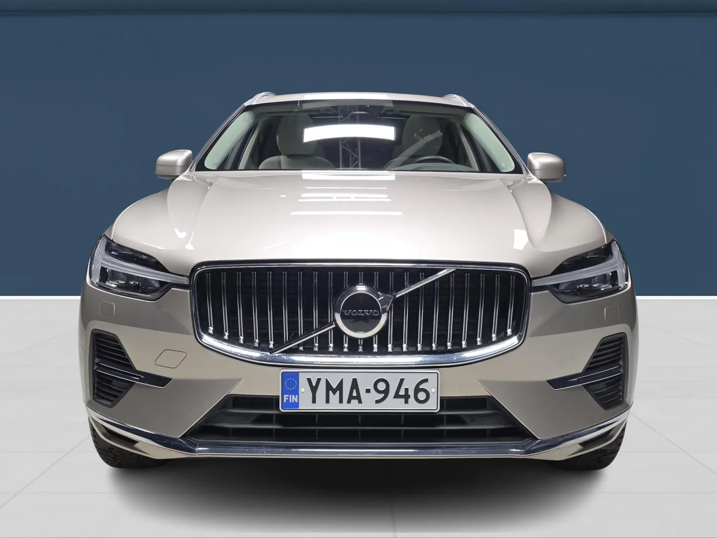 Autokuva 2 - YMA-946