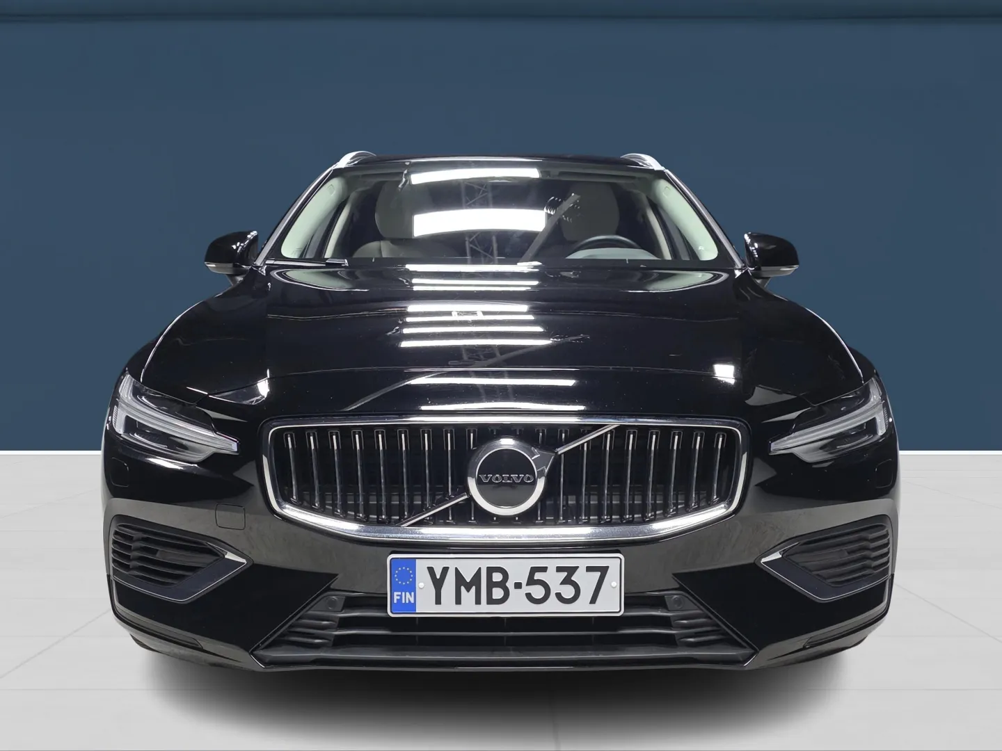 Autokuva 2 - YMB-537