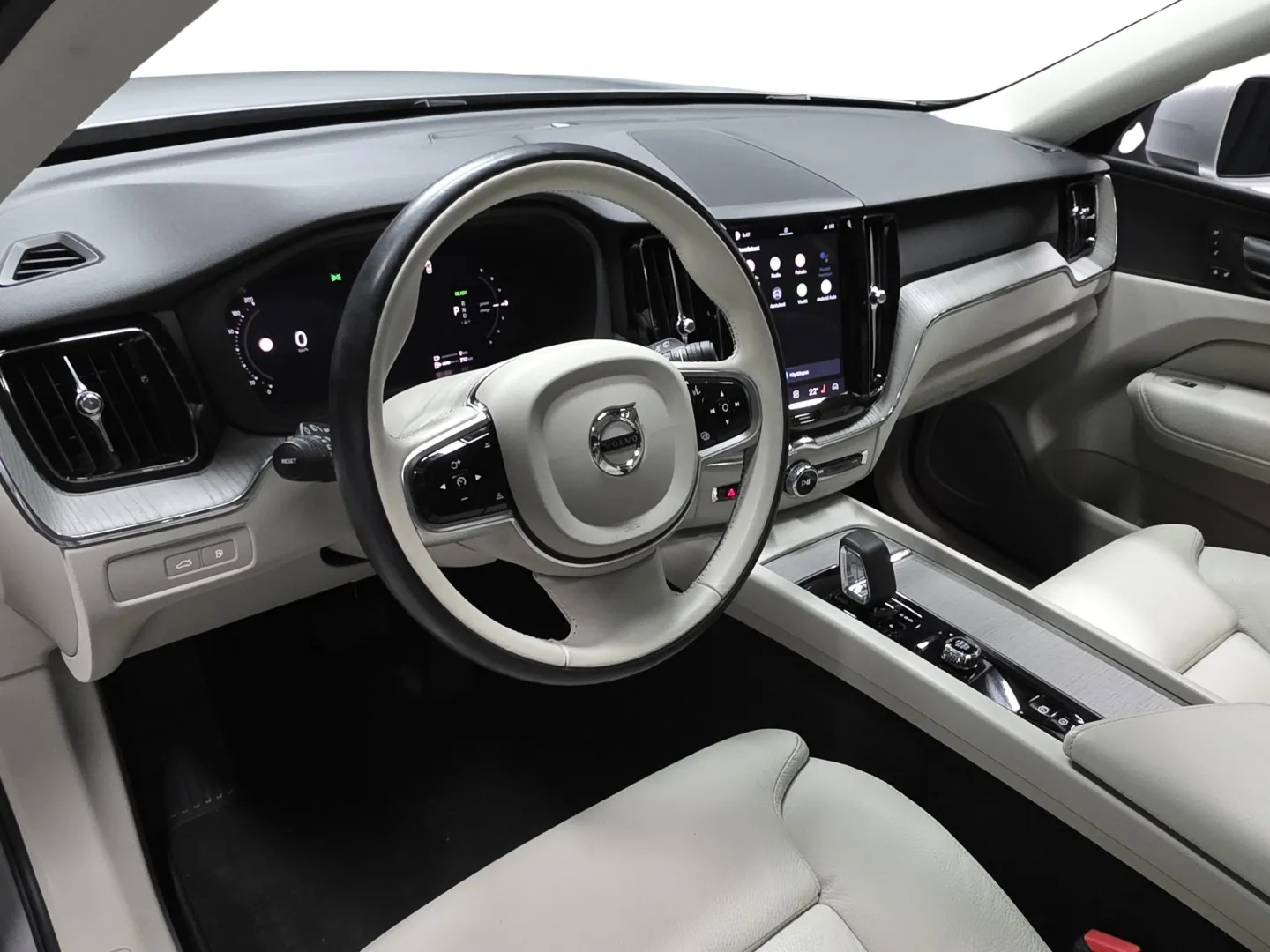 Autokuva 8 - YMB-961