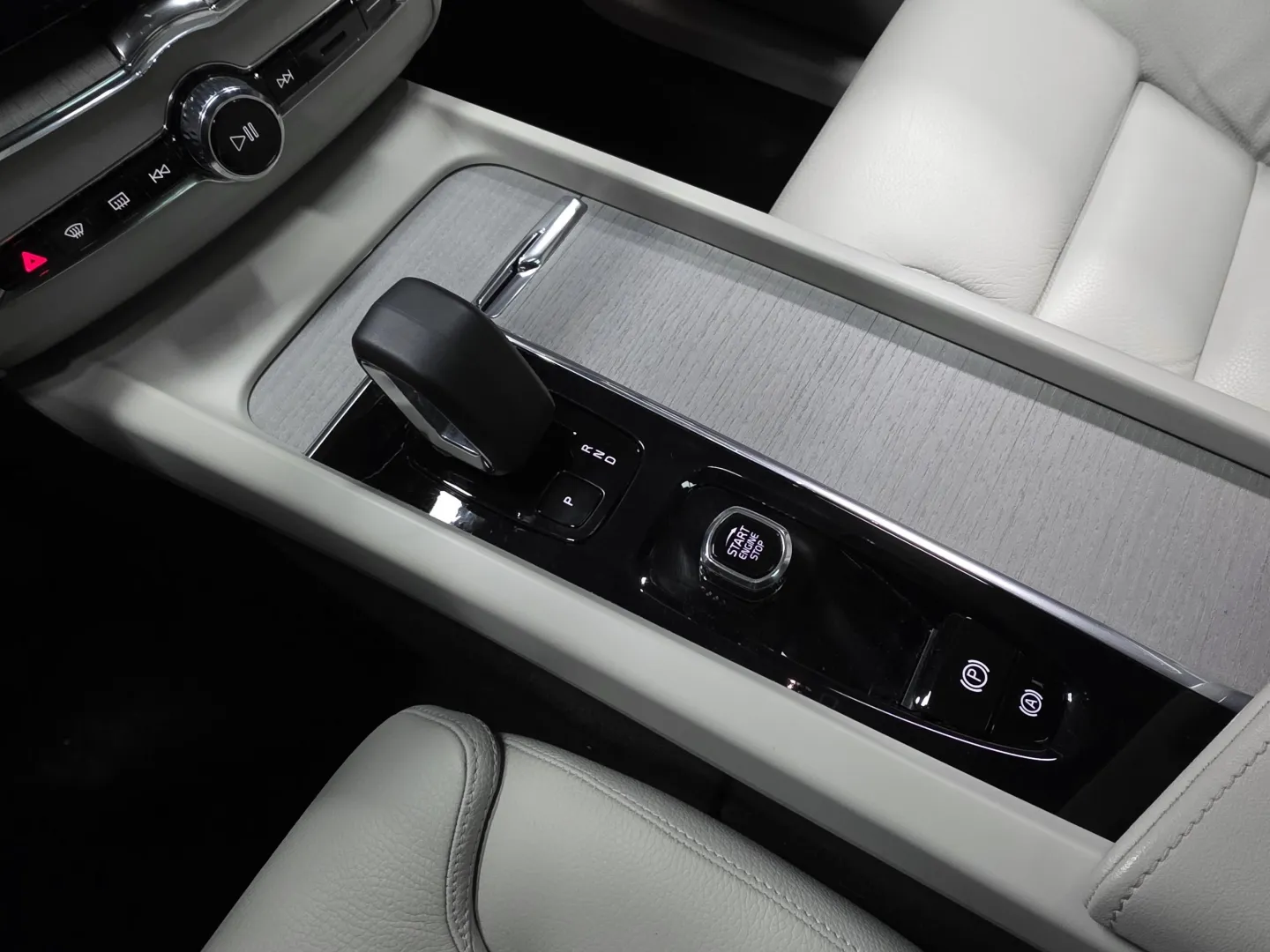 Autokuva 14 - YMB-961