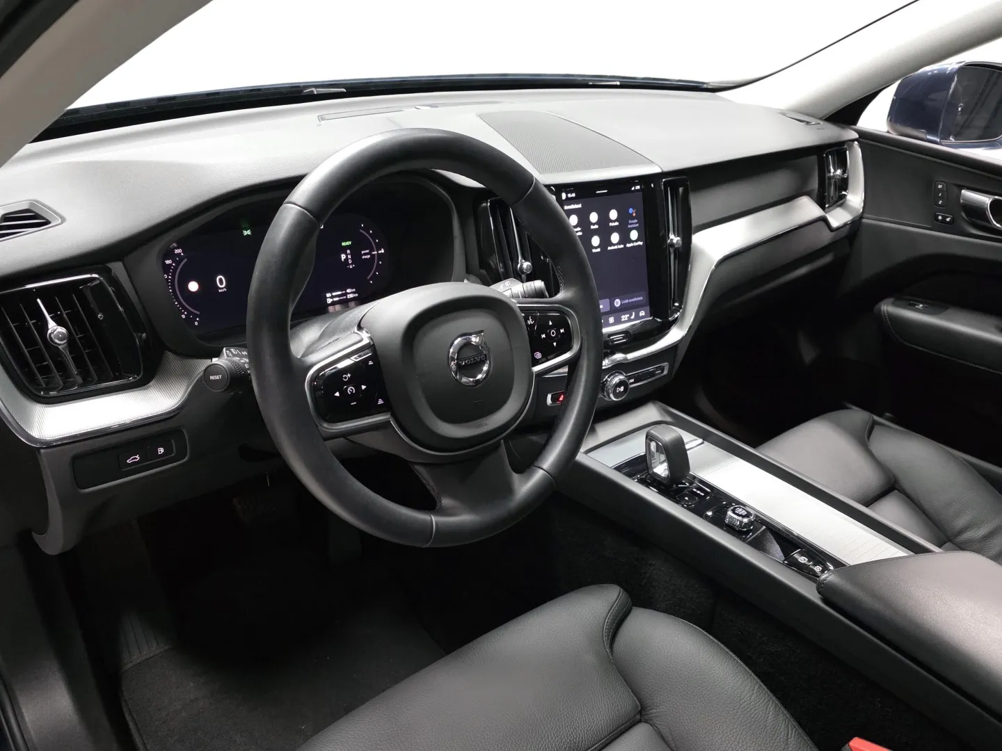 Autokuva 8 - YMB-963