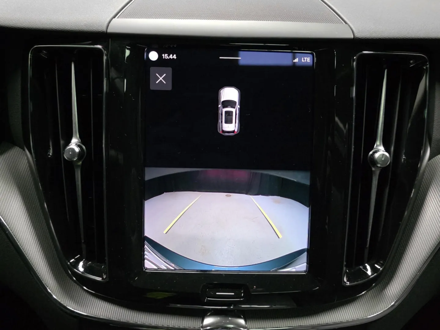 Autokuva 12 - YMB-963