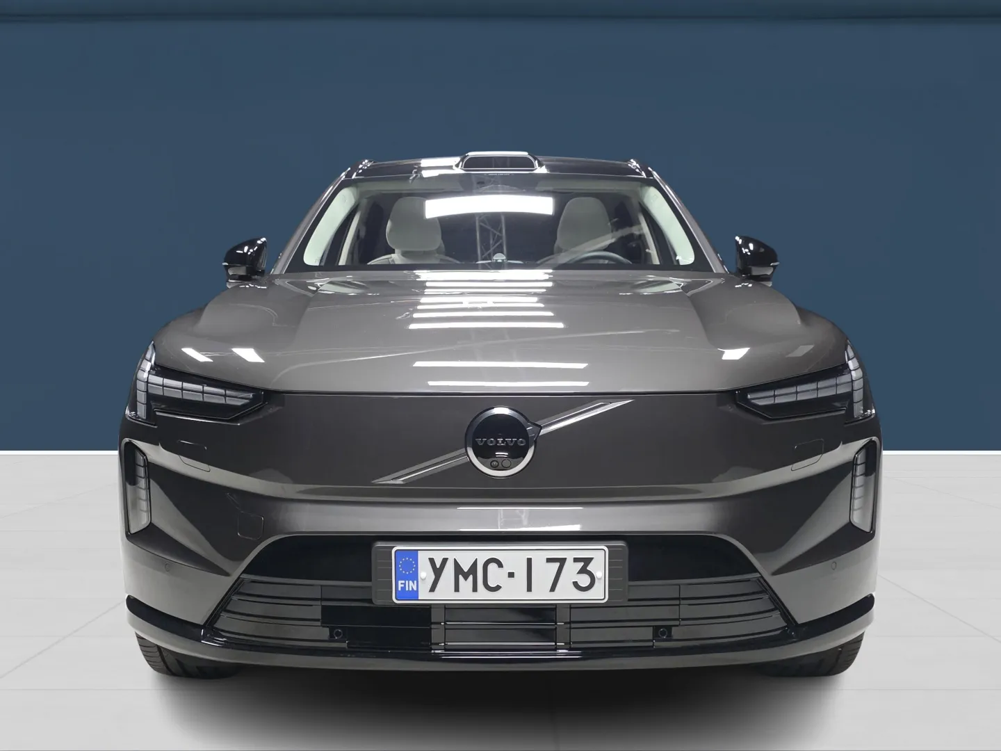 Autokuva 2 - YMC-173