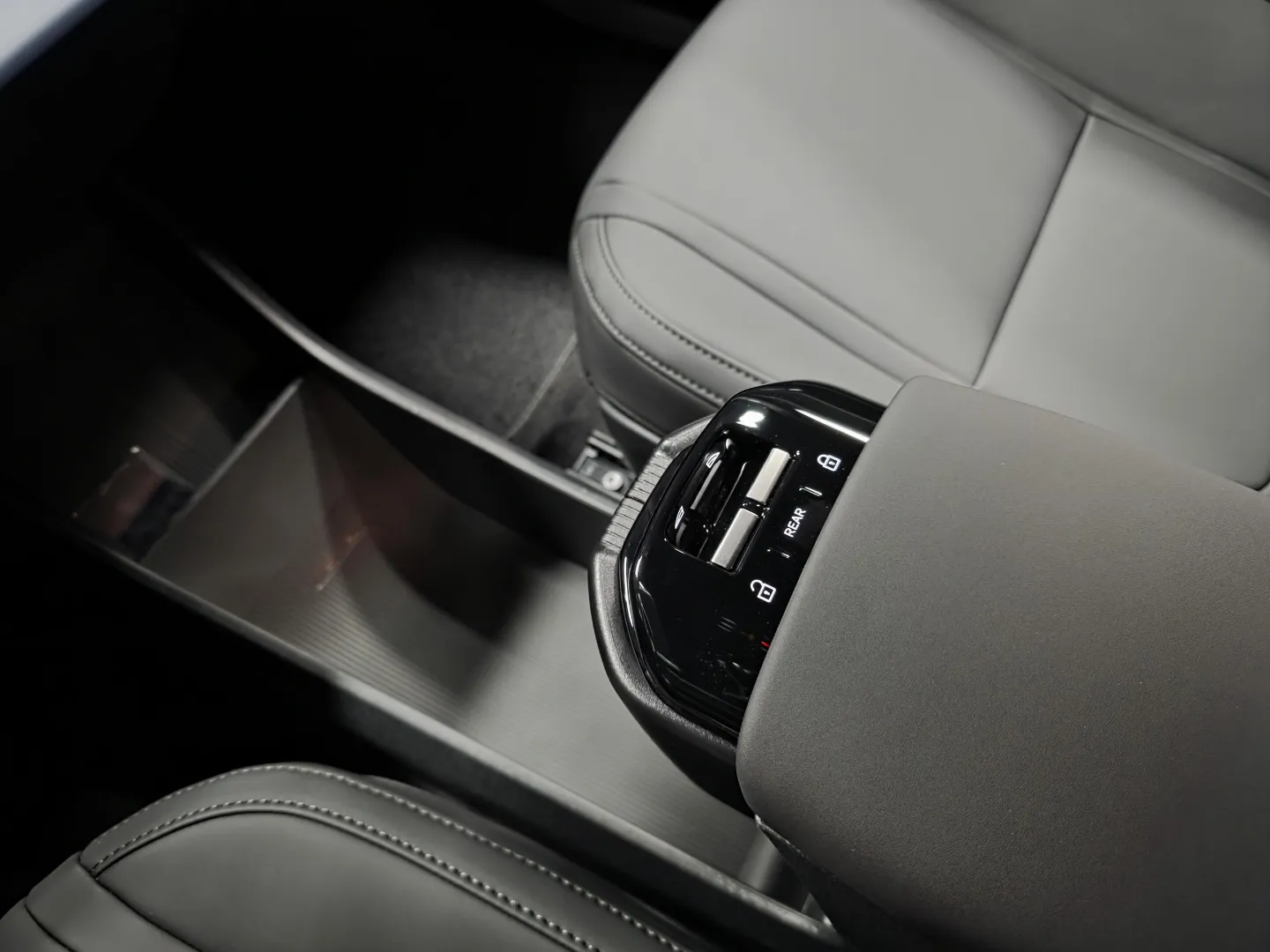 Autokuva 12 - YMC-863