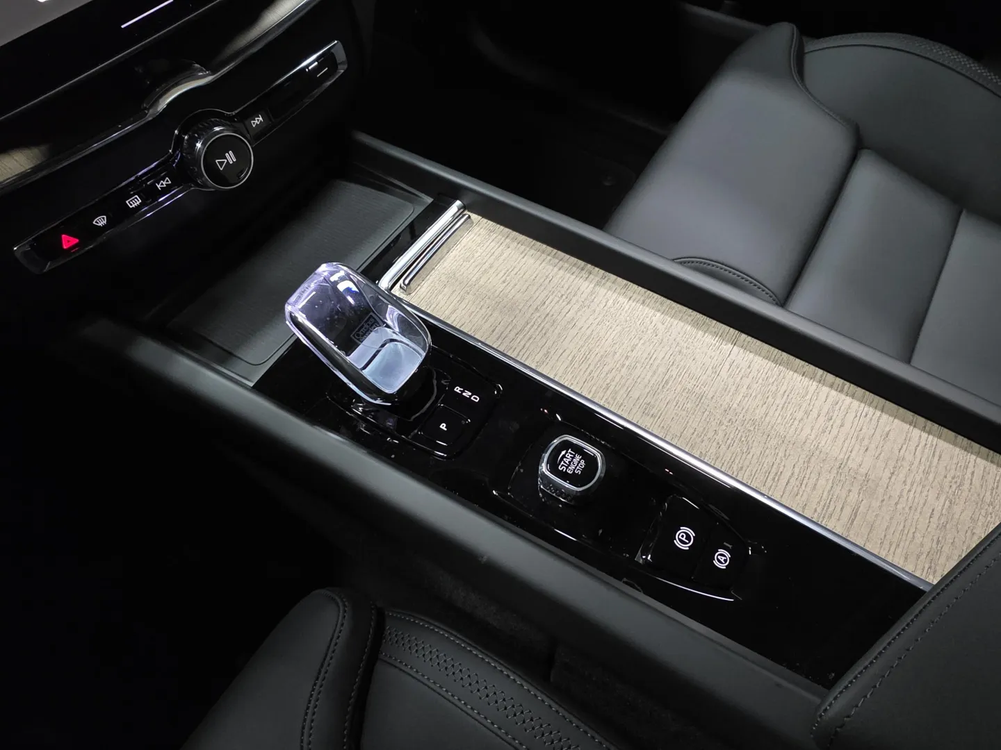 Autokuva 13 - YME-536