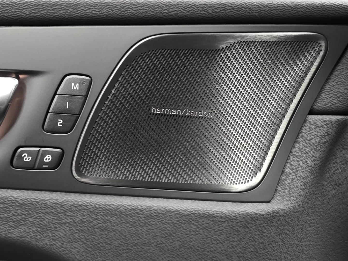 Autokuva 14 - YME-536