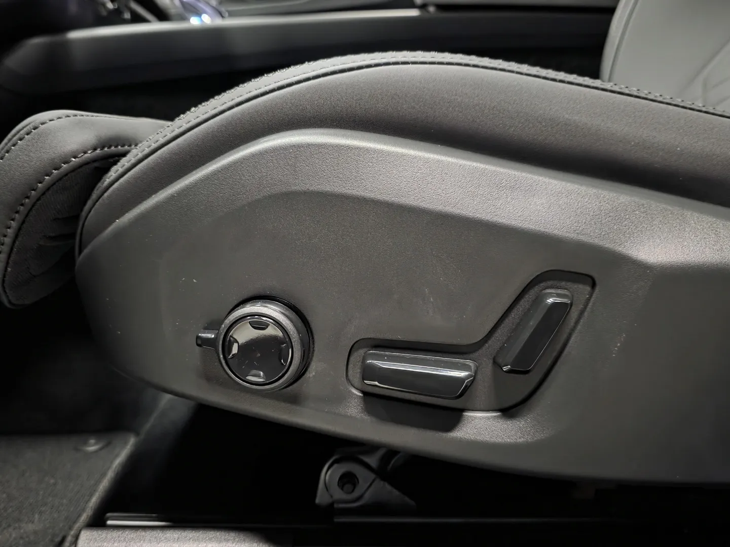 Autokuva 15 - YME-539