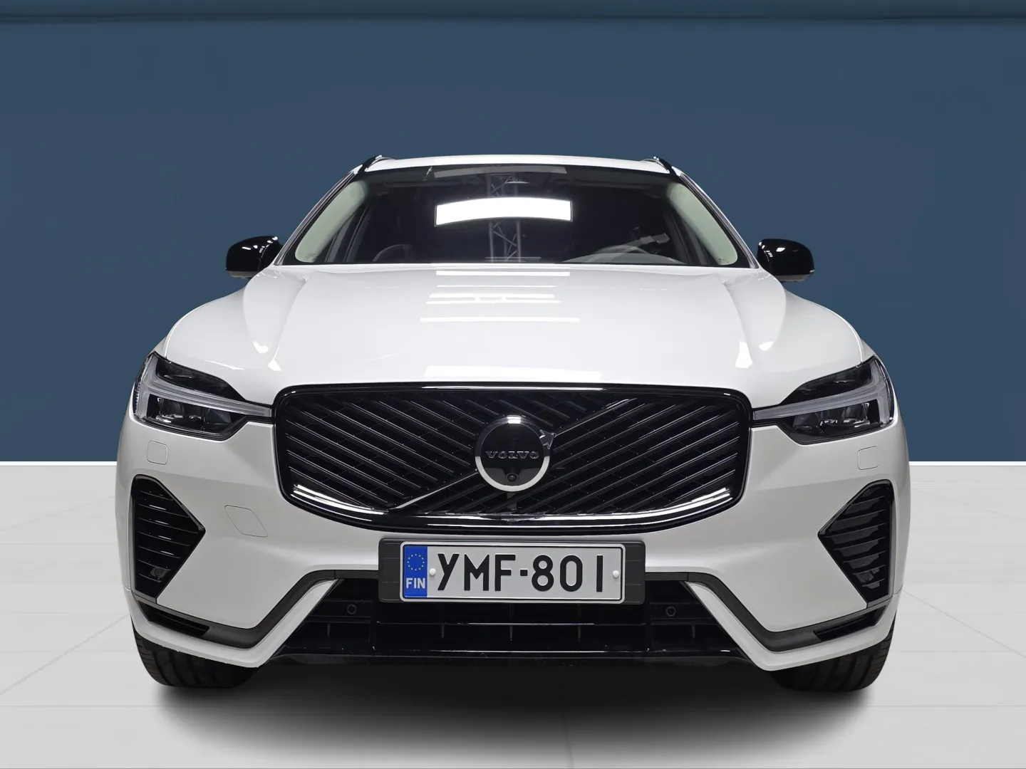 Autokuva 2 - YMF-801