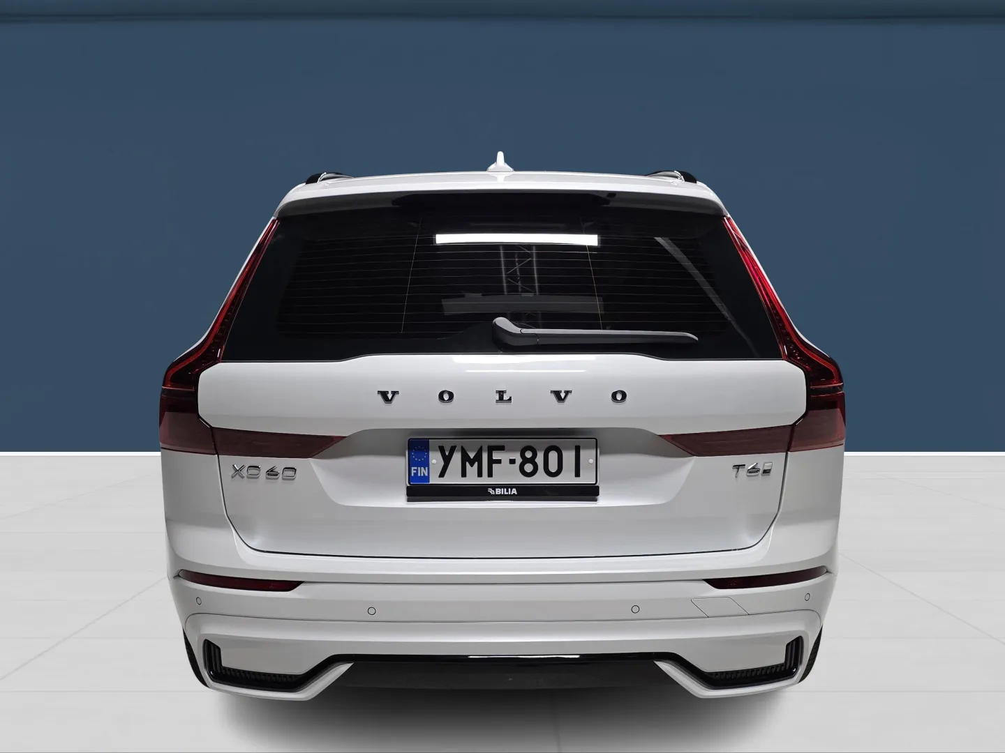 Autokuva 5 - YMF-801