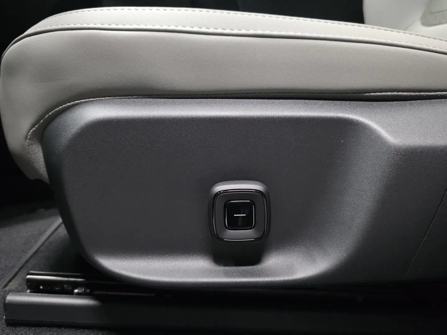 Autokuva 13 - YMG-937