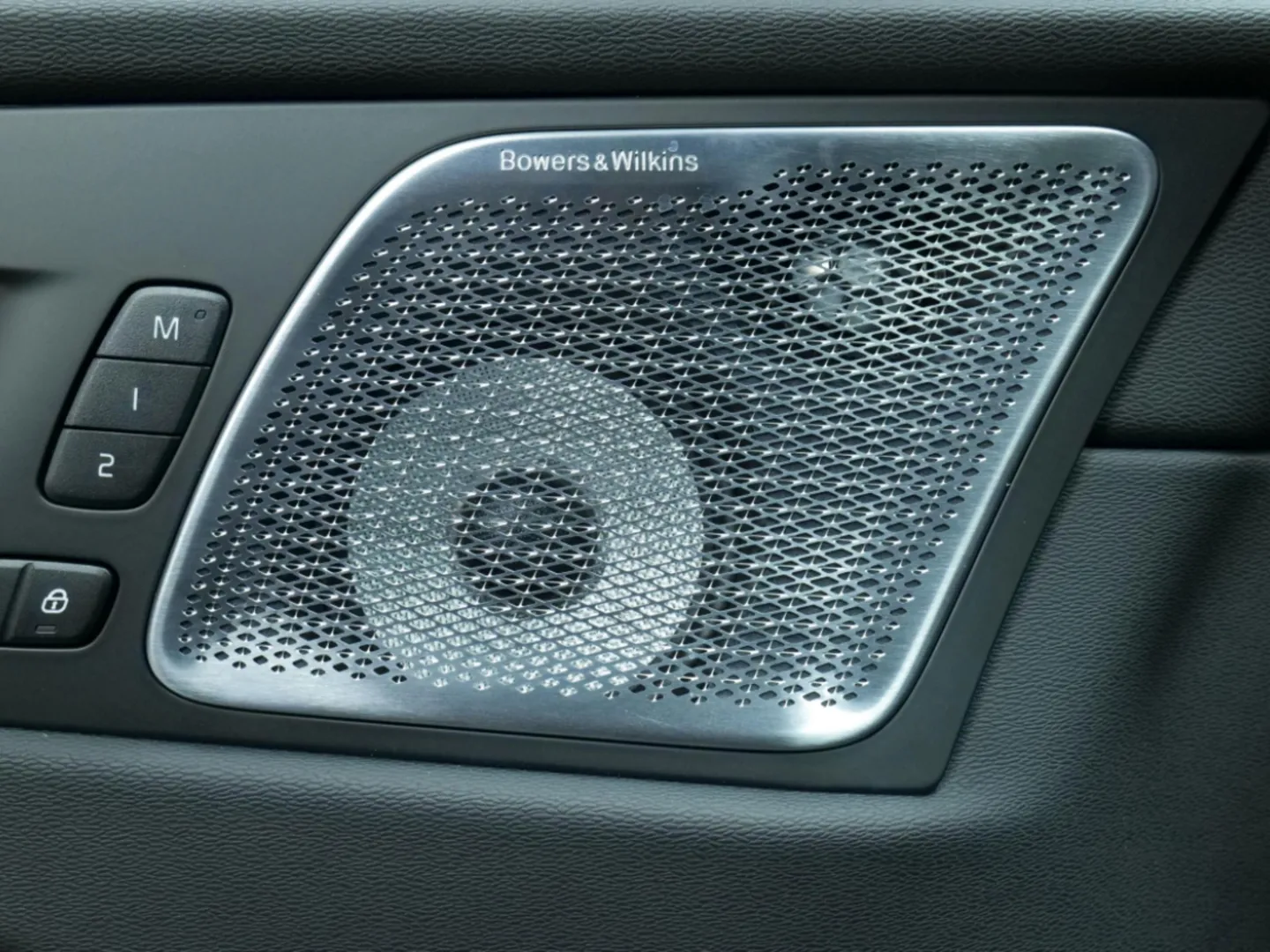 Autokuva 12 - YMI-328